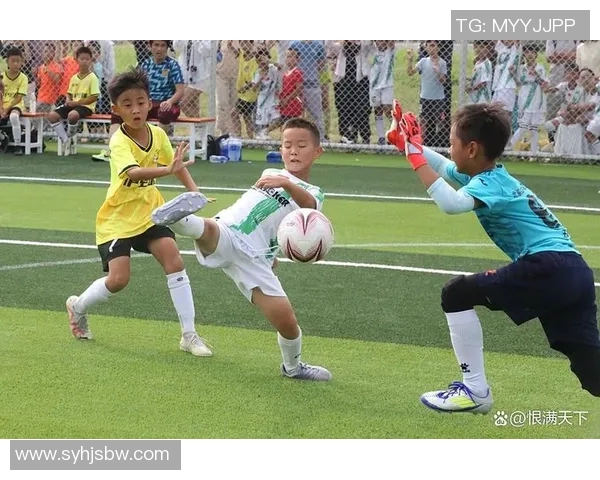 小学生足球比赛精彩现场直播共同见证青春拼搏与团队精神的碰撞